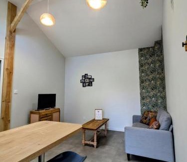 Riorges Apartment | Le Bohème, sauna & spa