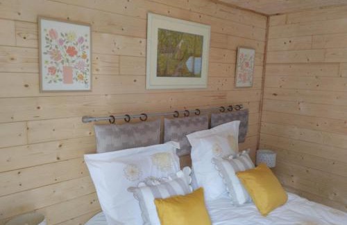 Le Mesnil-Mauger Bed & Breakfast | Le Bois Rouland