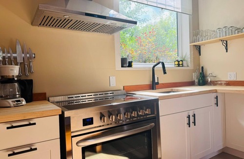 Historic Downtown Fernie House | Le Bon Lit Downtown Sutie