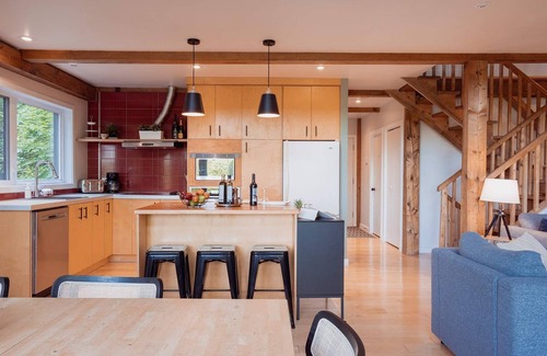 Mauricie House | Le Bon Vingt - Nature, River & Tranquility