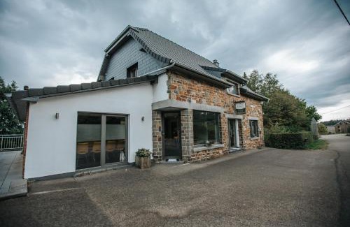 Longfaye House | Le Bonheur de la Cascade 24 pers - Malmedy, wellness, jardin, confort