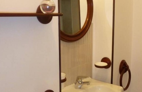 Haybes House | LE Bottari - Haybes - Gîte