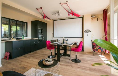 Cote Est Soquence Apartment | Le Boudoir de Fanny - Sauna/Balnéo/ciné/Hamacs