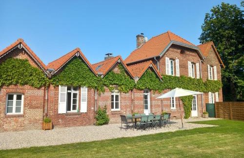 Domqueur House | Le Briquet d'Artois