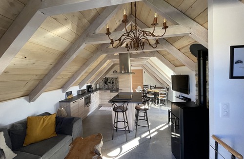 Soulages-Bonneval House | Le Buron des Loups