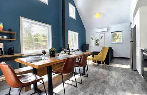 Sainte-Lucie-des-Laurentides House | Le2089 - Spa and beach - Chalets in the north of France
