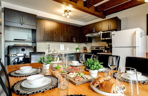 Sainte-Lucie-des-Laurentides House | Le Château : Waterfront, Beach, BBQ