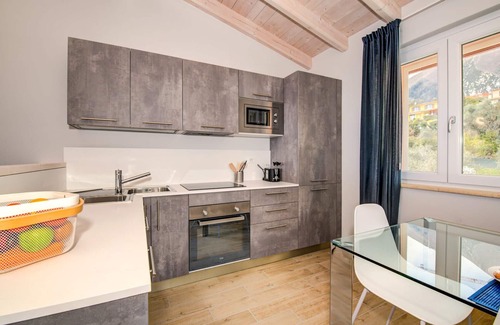 Pulciano Villa | Le Casette - Leccino with lake view, pool and private Jacuzzi