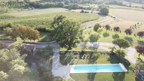 Lagraulet-du-Gers Hotel | Le Castel Pierre - 7ch&7sdb avec clim, piscine XL, salle fitness et sauna pour 18 personnes