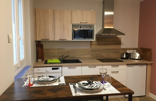 Arenes Romaines - Saint-Martin-du-Touch Apartment | Le Catalan - Cozy Studio, air-conditioned with Parking