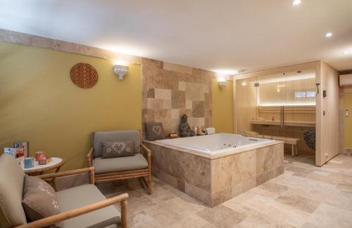 Saint-Maximin Ski Chalet | Le Cellier & Spa