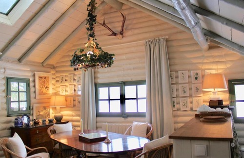 Adainville House | Le Cerf Volant