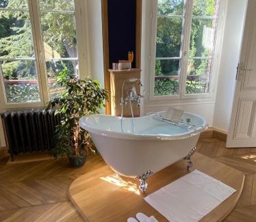 Elbeuf-en-Bray Bed & Breakfast | Le Château d'Elbeuf-en-Bray