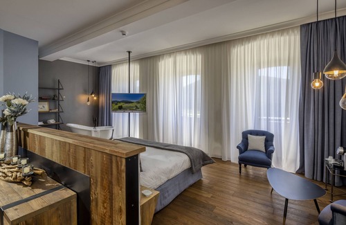 La Martre Hotel | Le Château de Taulane