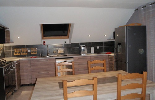 Saint-Clement-sur-Durance Ski Chalet | Le Chalet du Sersas, spacious modern apartment for up to 5 people