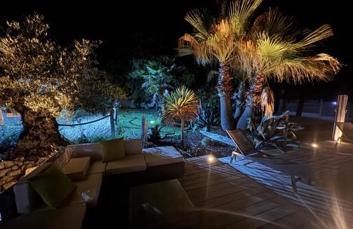 Soulac-sur-Mer Villa | Le Chai de l'Océan - Villa Soulacaise plage à 100m Piscine Jardin 1400m2