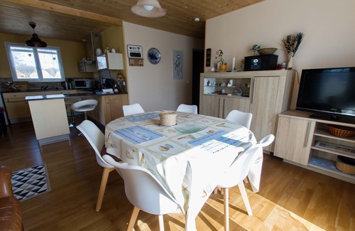 Saint-Hilaire-la-Foret House | "le chalet vendéen" small house available all year round for one or more nights