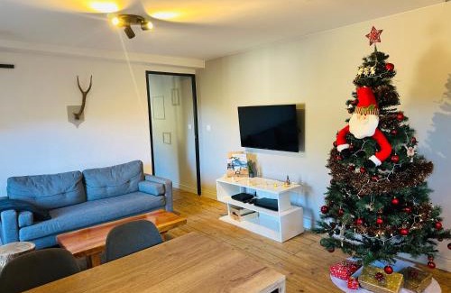 Savignac-les-Ormeaux Apartment | Le Chalet - Appartement 5 personnes avec parking