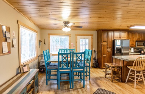 Island Park Cabin | Le Chalet at Mack's Inn CLOSE TO YELLOWSTONE 里黄石公园很近；我说中文！