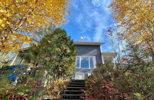 Saint-David-de-Falardeau Ski Chalet | Le Chalet Bleu, aux pieds des Monts-Valin