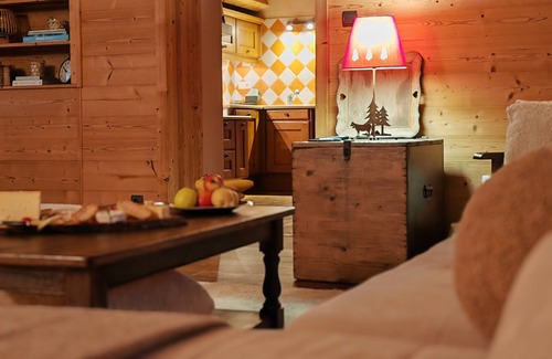 Gex Apartment | Le Chalet de Beauregard, Cozy Chalet w/Fireplace & Patio