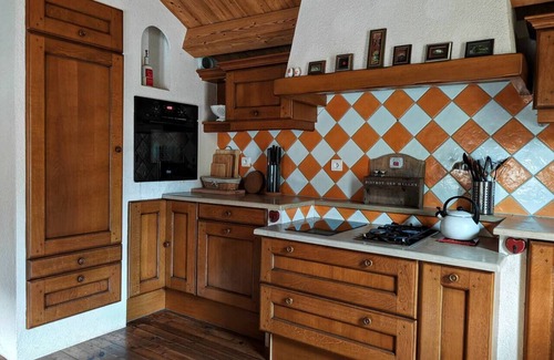 Gex Apartment | Le Chalet de Beauregard, Cozy Chalet w/Fireplace & Patio