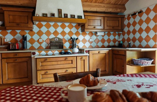 Gex Apartment | Le Chalet de Beauregard, Cozy Chalet w/Fireplace & Patio