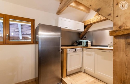 Thenesol House | LE CHALET DES CARRES