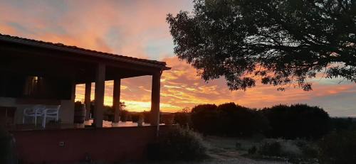 Saint-Jean-de-Minervois Ski Chalet | Le Chalet