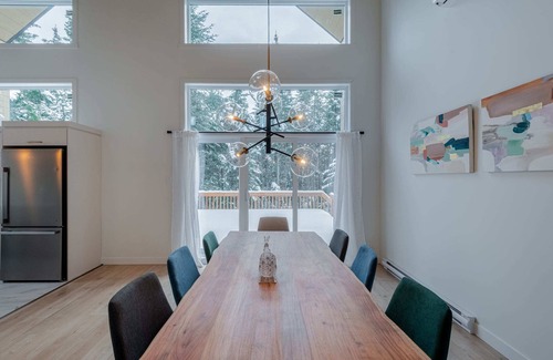 Shannon Ski Chalet | Le Chalet ODIN, private spa-Shannon