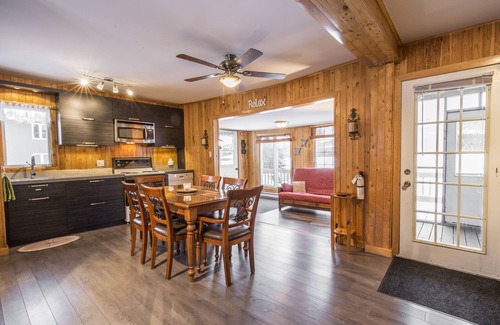 Saint-Tite-des-Caps Ski Chalet | LE CHALET RELAX DU LAC ST-TITE