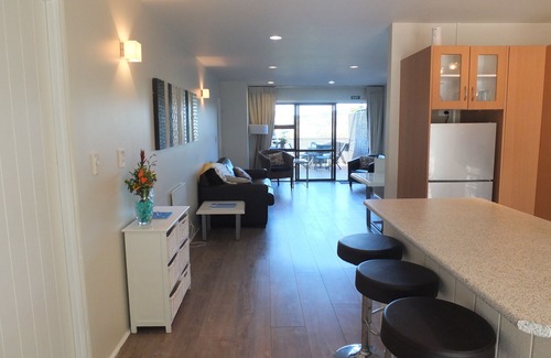 Ostend Apartment | Le Chalet Waiheke Apartments