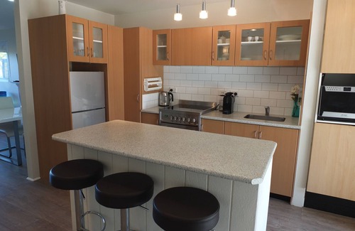 Ostend Apartment | Le Chalet Waiheke Apartments
