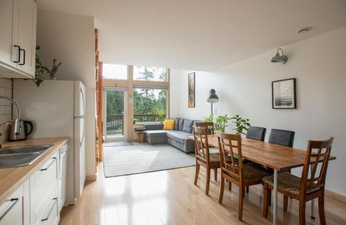 Ucluelet House | Le Chalet Waterfront Retreat