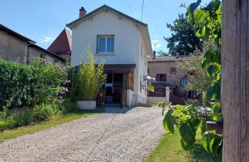 Lens-Lestang House | Le Chant de l'Alyte