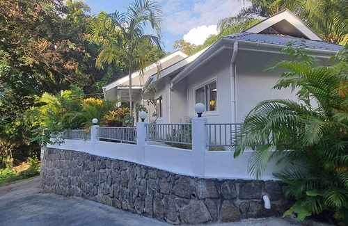 Mahe Island House | Le Chant de Merle Holiday home - House for Family and Friends