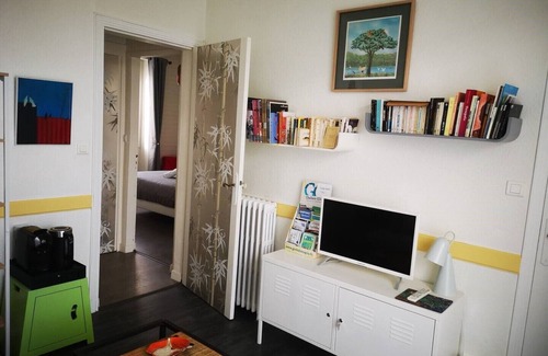 Beauvoir-sur-Mer Apartment | Le Chat Bleu apartment, adjoining owner's house shared garden