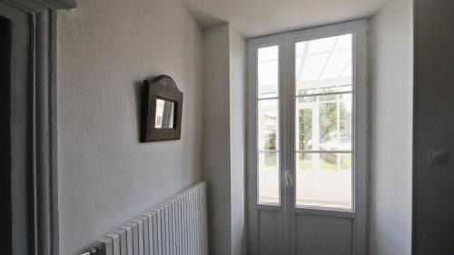 Rarecourt House | Le chat Moustic
