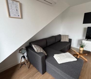 Hersin-Coupigny Apartment | Le Chateau de Toile - Gite du châtaignier