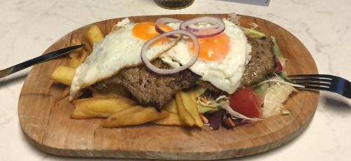 Villaines-la-Juhel Bed & Breakfast | Le Chateau du grand Coudray