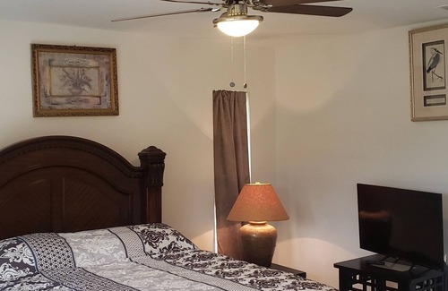 Westminister Bed & Breakfast | Le chateau; Entire house 3 rooms . 2 bathrooms.