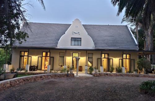 Kempton Park House | Le Chateau Guest House and Conference Centre