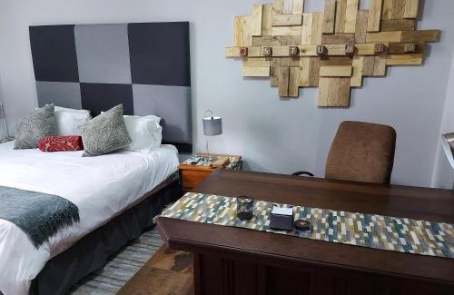 Kempton Park House | Le Chateau Guest House and Conference Centre