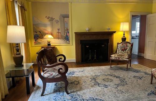Goldsboro Apartment | Le Chateau
