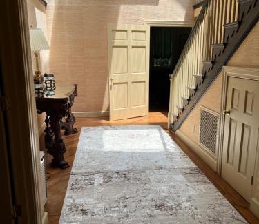 Goldsboro Apartment | Le Chateau
