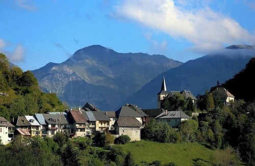 Le Chatelard Ski Chalet | Le Chatox, the best view from any chalet in the alps ! Ski, cycle, trek, chill.