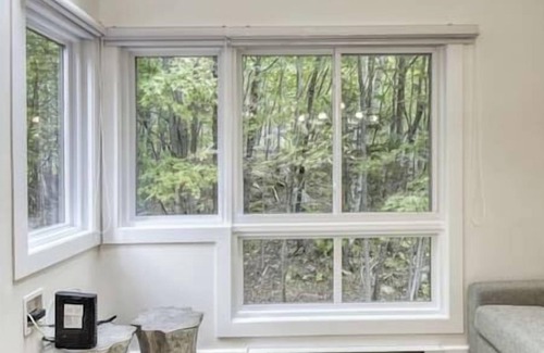 Mont-Tremblant Pedestrian Village Apartment | Le Chic Cabriolet: Cozy Ski Condo 300m to Lifts!