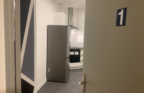 Saint-Florent Apartment | Le Chic-Joli T2 city center -2mn station and hyper center (ideal for couples, students, business)