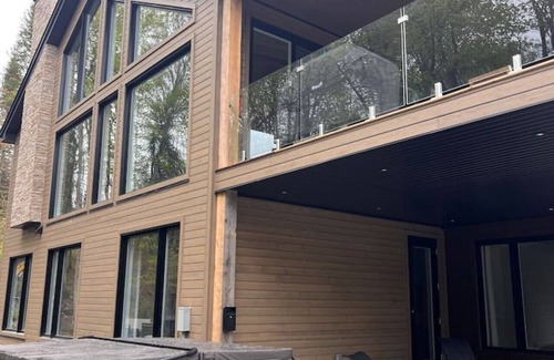 Saint-Faustin-Lac-Carre Apartment | Le Chill Shack - Golf, Ski, SPA