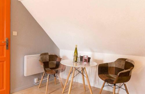 Sainte-Croix-en-Plaine Apartment | Le cigogneau-studio alcôve au calme
